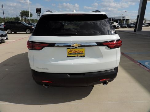 Used 2023 Chevrolet Traverse LT FWD image 6