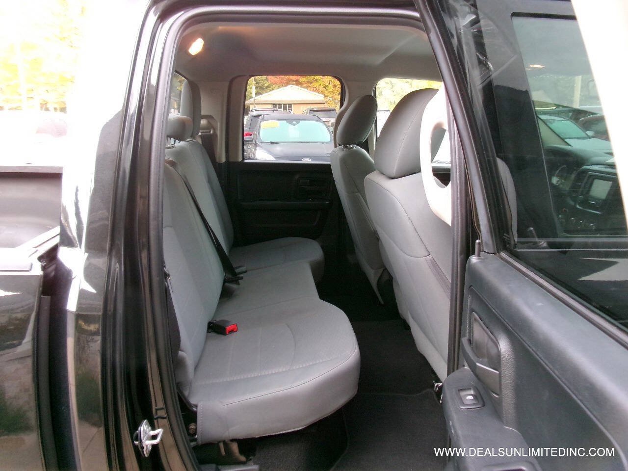 Used 2016 RAM 1500 ST w/ Popular Equipment Group AWD/4WD image 19
