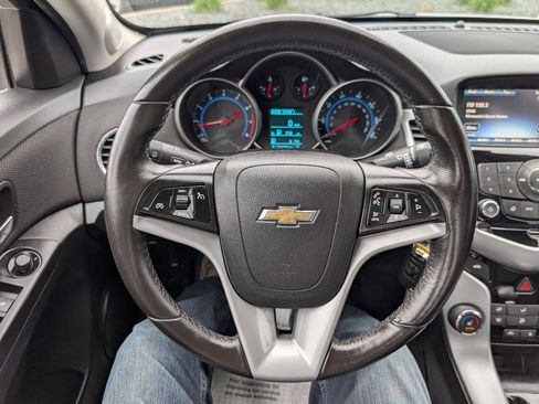 Used 2016 Chevrolet Cruze LT FWD image 17