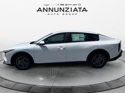 New 2025 Kia K4 LXS image 2