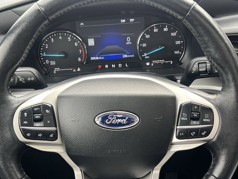 Used 2022 Ford Explorer XLT w/ Equipment Group 202A image 33