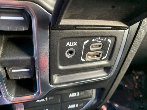 Used 2022 Jeep Gladiator Overland w/ Popular Equipment Package image 33