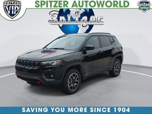 Used 2024 Jeep Compass Trailhawk AWD/4WD image 5