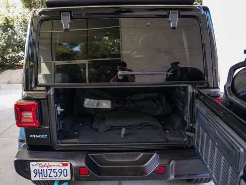 Used 2024 Jeep Wrangler Unlimited Sahara w/ Safety Group AWD/4WD image 25