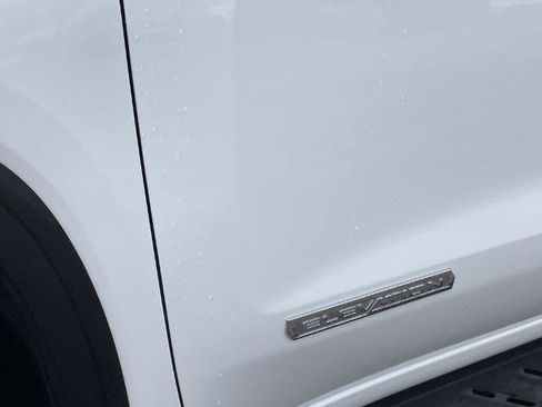 Used 2023 GMC Sierra 1500 Elevation image 27