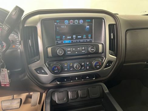 Used 2017 GMC Sierra 1500 SLT w/ SLT Premium Package AWD/4WD image 18