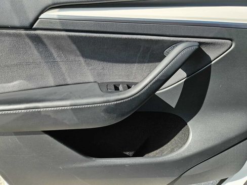Used 2022 Tesla Model Y Performance AWD/4WD image 22