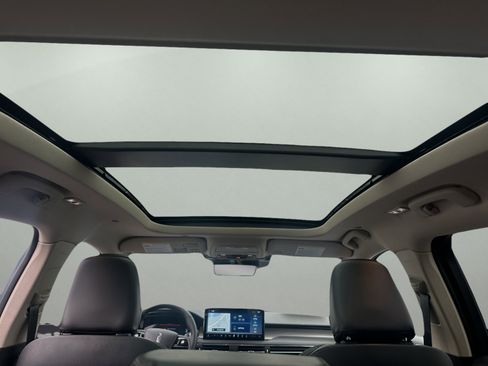 New 2026 Lincoln Corsair Premiere image 17