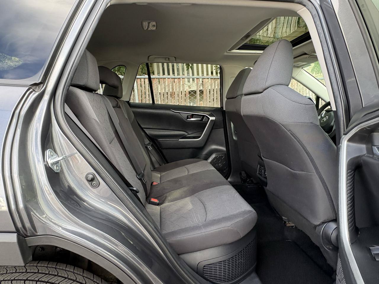 Used 2021 Toyota RAV4 XLE w/ Convenience Package AWD/4WD image 23