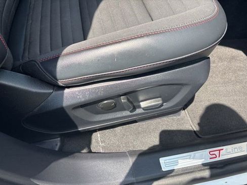 Used 2025 Ford Explorer ST-Line w/ ST-Line Street Pack AWD/4WD image 42