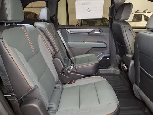 New 2026 GMC Acadia AT4 w/ Luxury Package AWD/4WD image 7