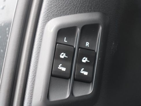 Used 2022 Lexus GX 460 Premium w/ Accessory Package AWD/4WD image 18