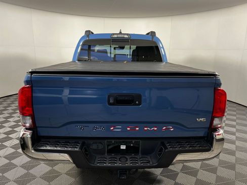 Certified 2019 Toyota Tacoma TRD Off-Road image 6