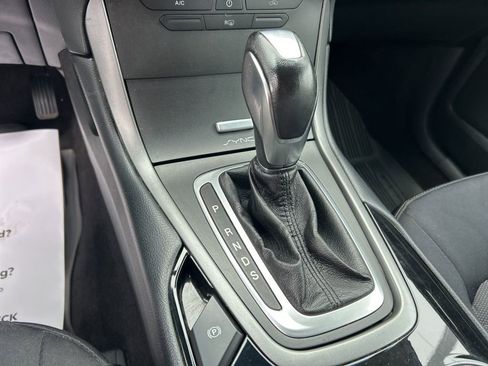 Used 2017 Ford Edge SE w/ Cargo Accessory Package image 11