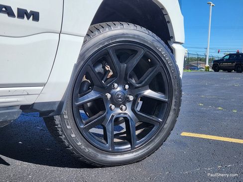 Used 2023 RAM 1500 Laramie AWD/4WD image 9
