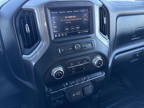 Used 2023 GMC Sierra 2500 Pro w/ Convenience Package image 16