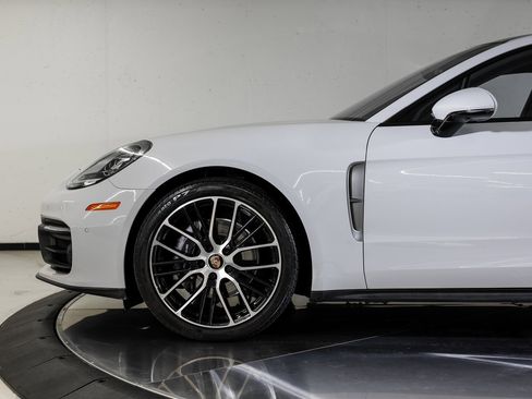 Certified 2023 Porsche Panamera Platinum Edition image 11