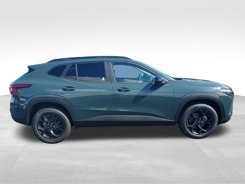 New 2026 Chevrolet Trax LT w/ Driver Confidence Package FWD image 6
