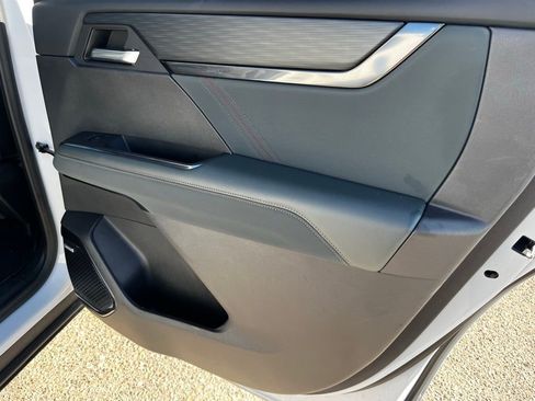 Used 2024 GMC Acadia AT4 w/ Super Cruise Package image 28