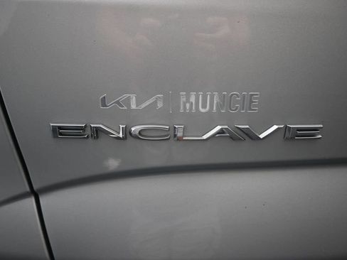 Used 2022 Buick Enclave Premium FWD image 10