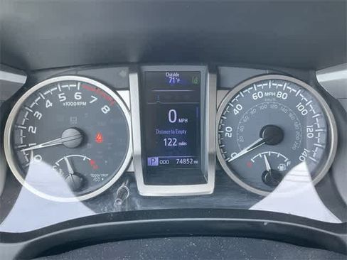 Used 2020 Toyota Tacoma SR5 image 25