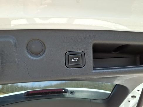 Used 2023 Chevrolet Equinox RS AWD/4WD image 20
