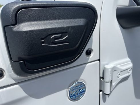 Used 2022 Jeep Wrangler Unlimited Sahara 4xe image 12