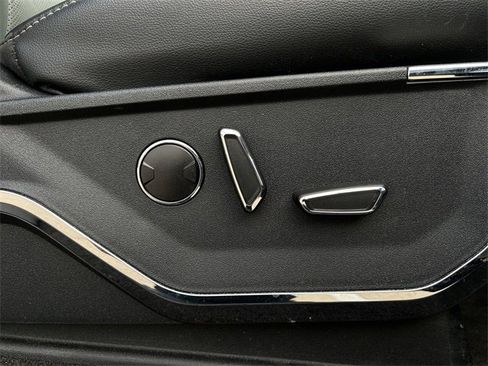 Used 2021 Ford F150 Lariat w/ Equipment Group 502A High image 32