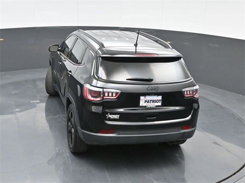 Used 2018 Jeep Compass Altitude image 38