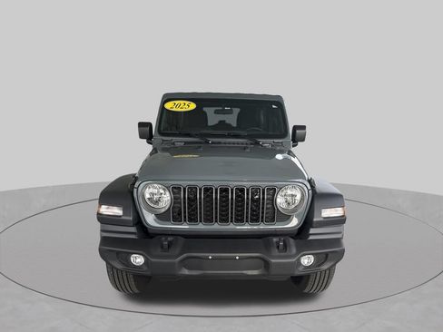 Used 2025 Jeep Wrangler Unlimited Sport AWD/4WD image 9