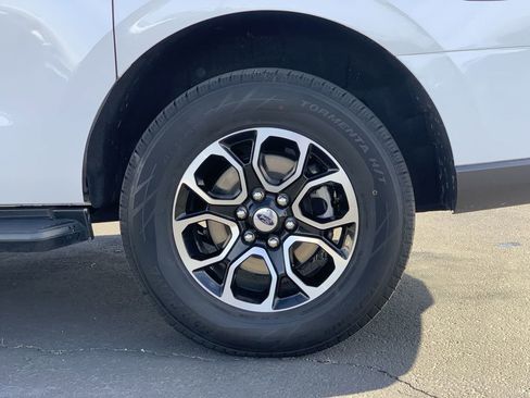 Used 2024 Ford Expedition Max XLT image 32