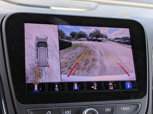 Used 2022 Chevrolet Equinox RS w/ RS Leather Package image 27