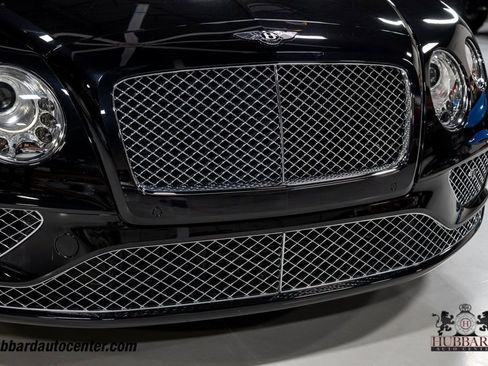 Used 2018 Bentley Continental GT image 32