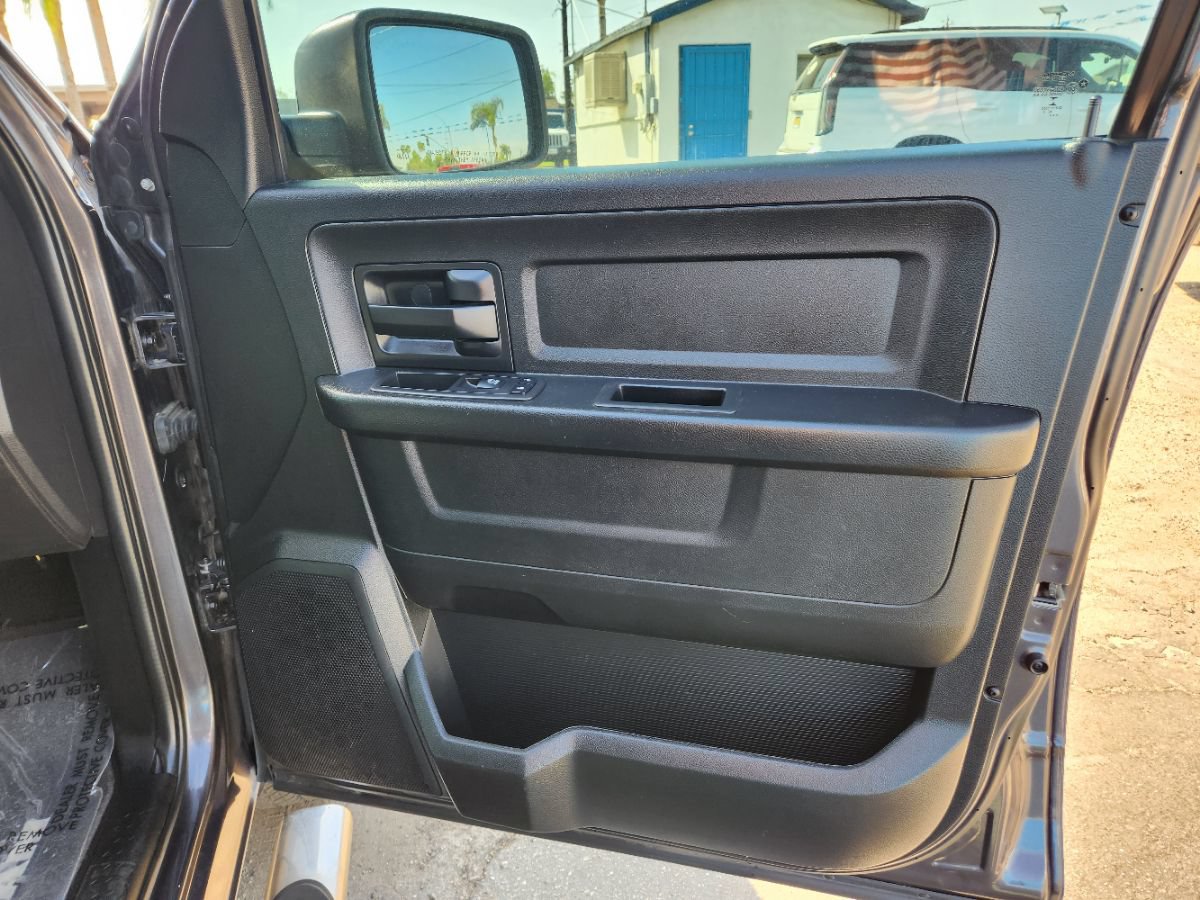 Used 2017 RAM 1500 Express w/ Express Value Package RWD image 18