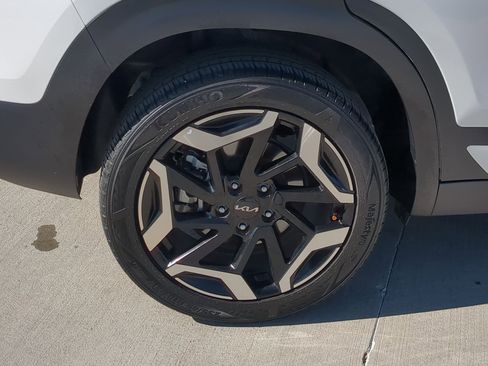 Certified 2024 Kia Seltos SX image 12