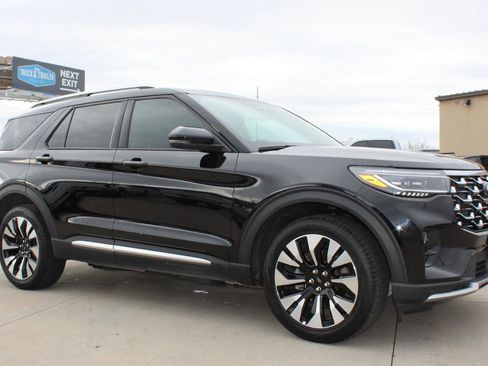Used 2025 Ford Explorer Platinum w/ LUX Leather Package AWD/4WD image 20
