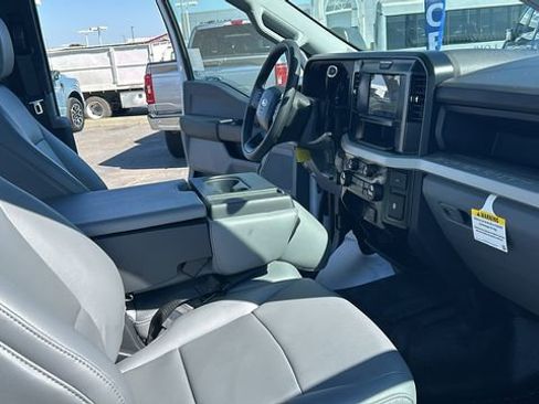 New 2025 Ford F250 XL w/ XL Chrome Package image 20