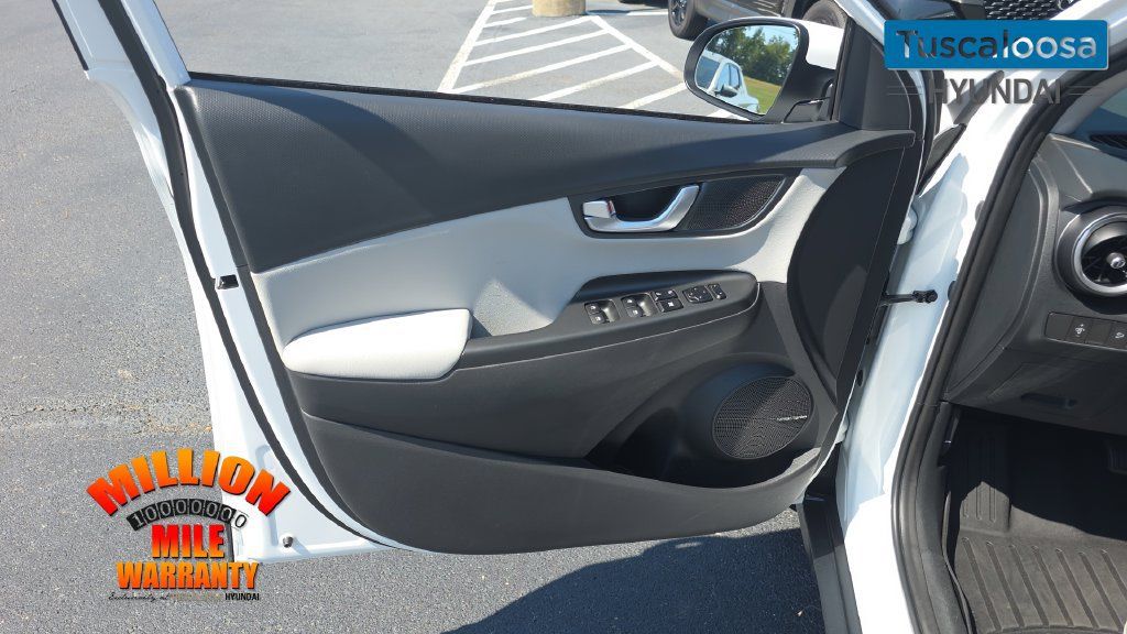 Used 2023 Hyundai Kona Limited AWD/4WD image 12