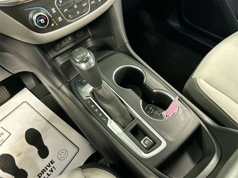 Used 2019 Chevrolet Equinox LT image 17