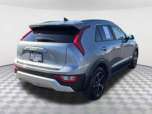 Used 2023 Kia Niro EX FWD image 5