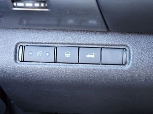 New 2025 Nissan Pathfinder SL w/ Black Appearance Package image 19