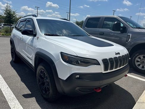 Used 2022 Jeep Cherokee Trailhawk w/ Comfort/Convenience Group AWD/4WD image 3