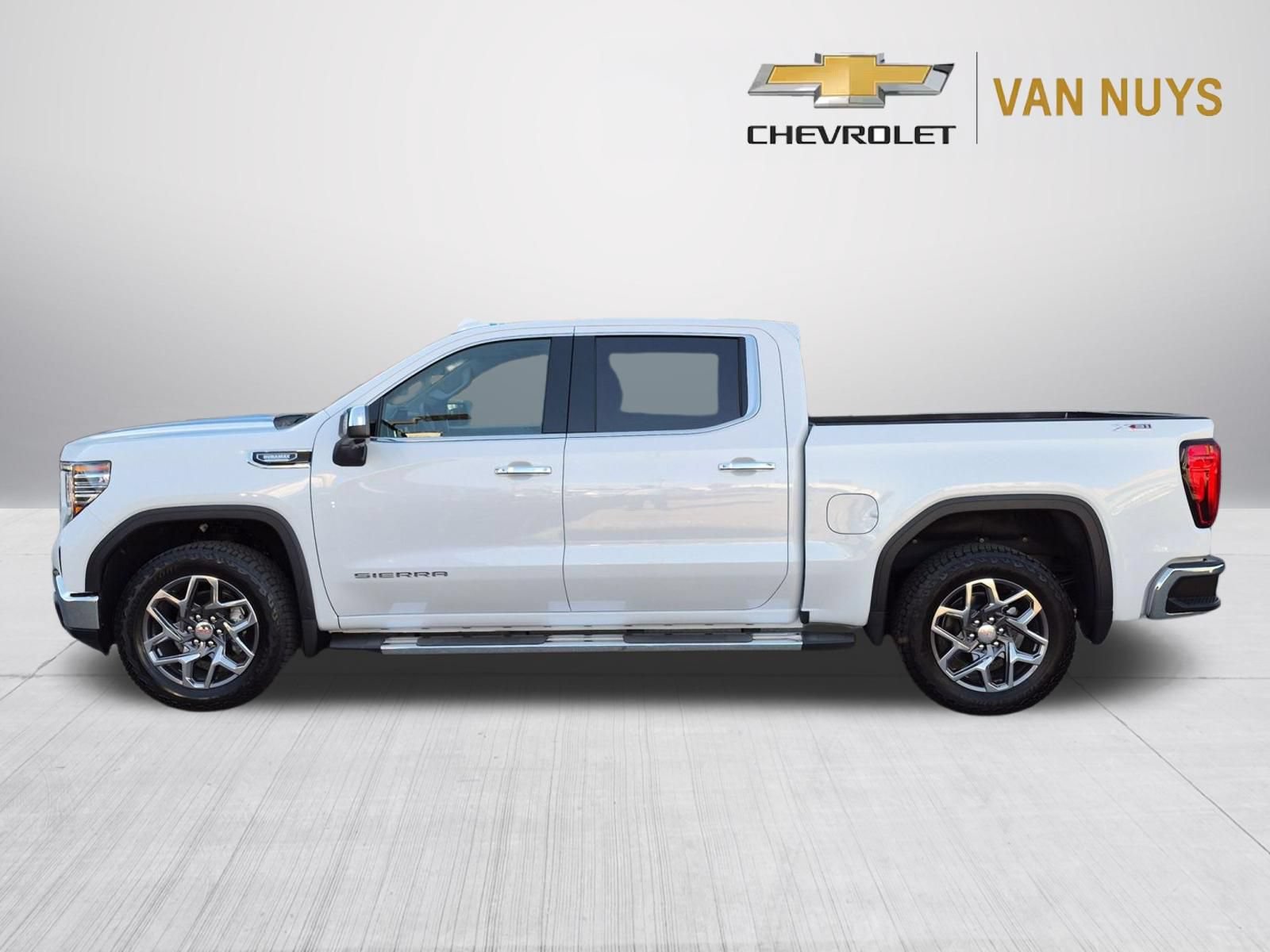 Used 2026 GMC Sierra 1500 SLT w/ SLT Premium Plus Package AWD/4WD image 8