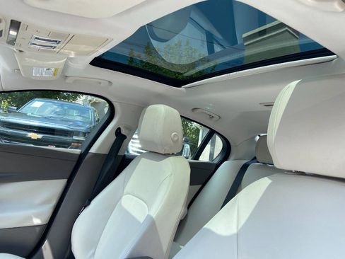 Used 2018 Jaguar XE Premium RWD image 18