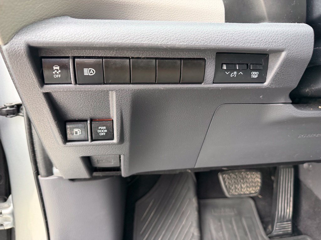 Used 2022 Toyota Sienna LE AWD/4WD image 13