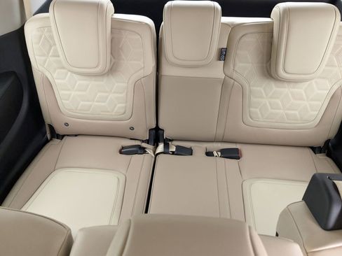 New 2026 Nissan Armada Platinum image 19