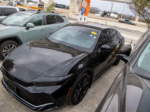 Certified 2026 Toyota Crown Nightshade image 3