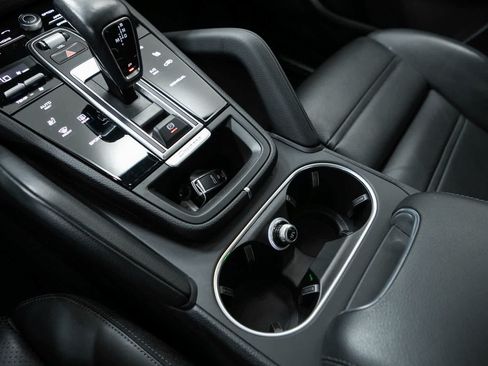 Certified 2022 Porsche Cayenne AWD/4WD image 29