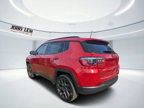 New 2026 Jeep Compass Latitude w/ Sun and Sound Group AWD/4WD image 5