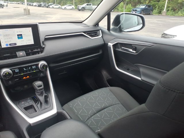 Used 2024 Toyota RAV4 XLE w/ Convenience Package FWD image 12